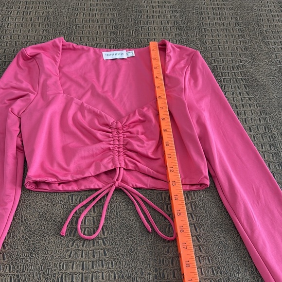 THATSSOFETCH Hot Pink Long Sleeve Ruched Drawstring Crop Top Size 6 - Picture 4 of 6